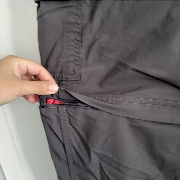 The North Face Convertible pants/shorts - Picture 5 of 7